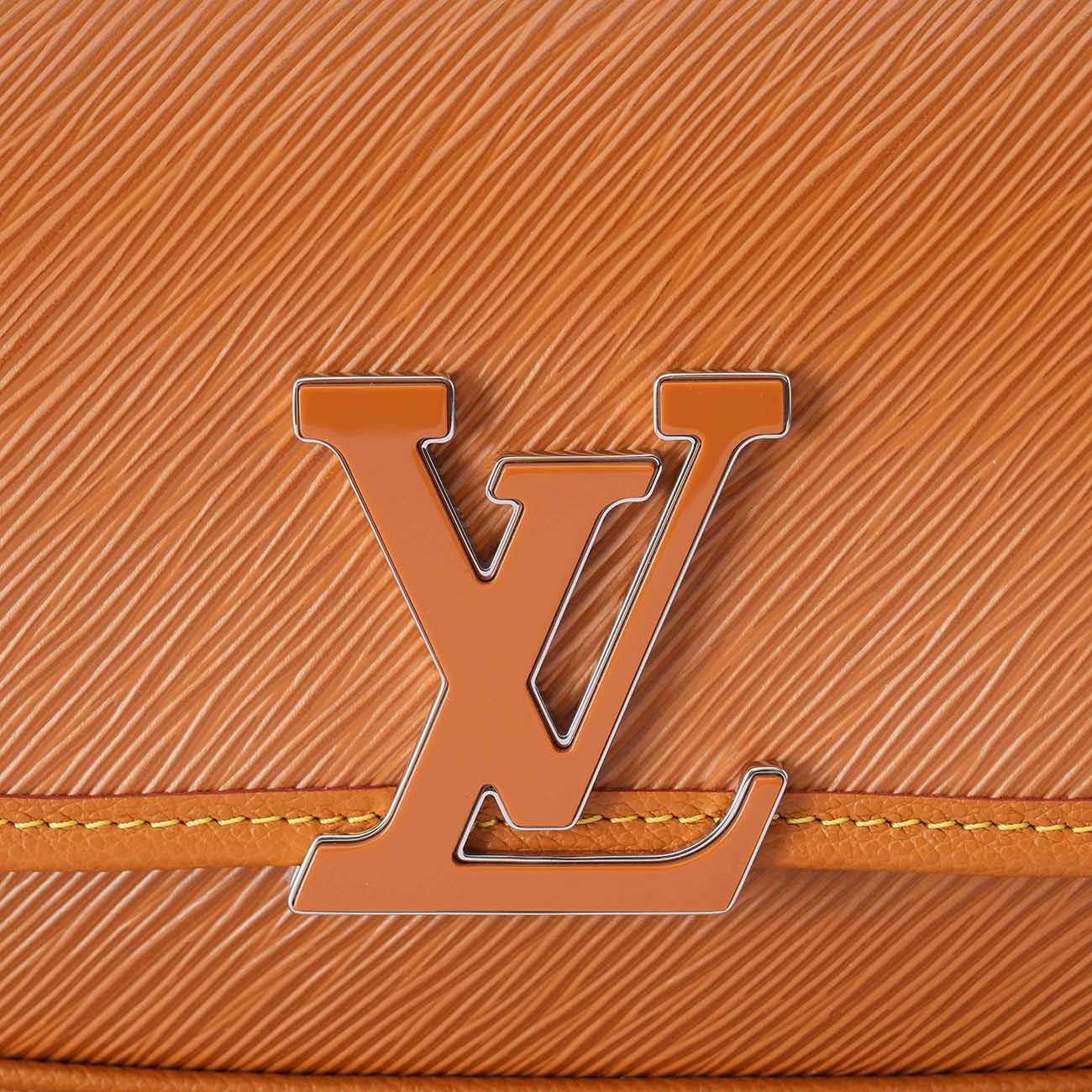 LOUIS VUITTON(USED)루이비통 M59459 에삐 부시 숄더백